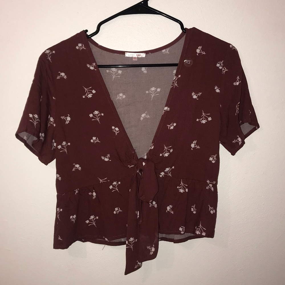 Front tie flower crop shirt